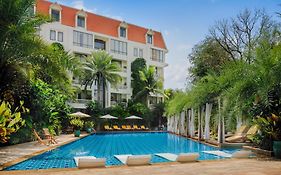 Palace Gate Hotel & Resort